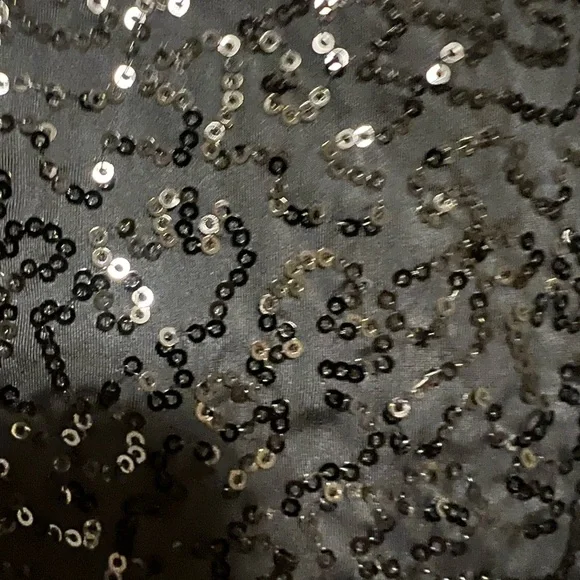 XS black sequin crop top - Picture 2 of 4